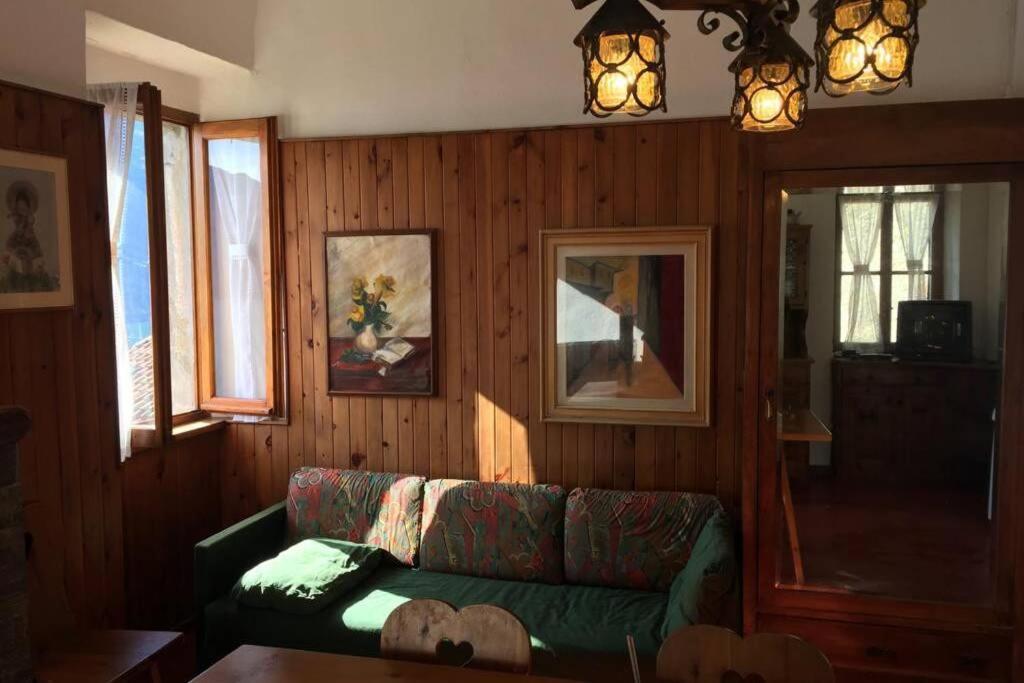 Nel Set Di Piccolo Mondo Antico Villa Viola Вальсольда Экстерьер фото