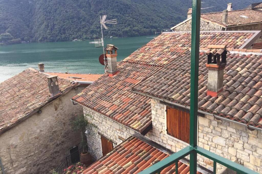 Nel Set Di Piccolo Mondo Antico Villa Viola Вальсольда Экстерьер фото