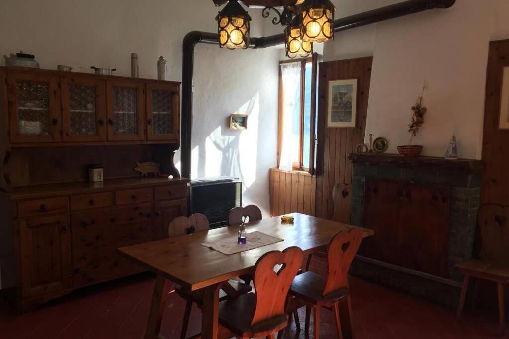 Nel Set Di Piccolo Mondo Antico Villa Viola Вальсольда Экстерьер фото
