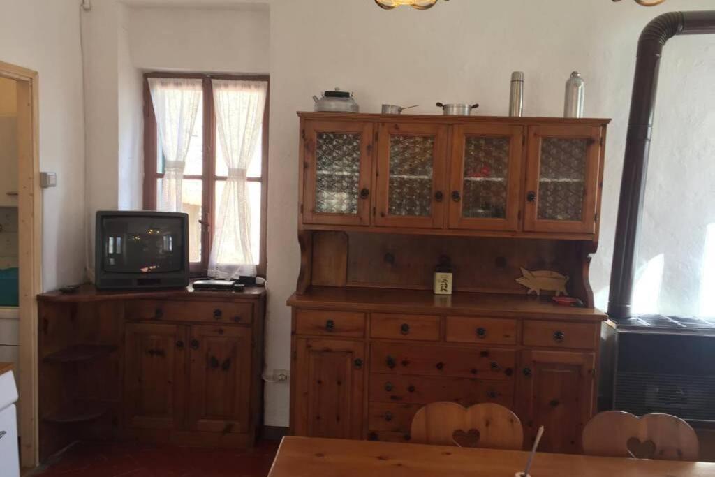 Nel Set Di Piccolo Mondo Antico Villa Viola Вальсольда Экстерьер фото